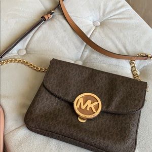 Cross body MK brown purse